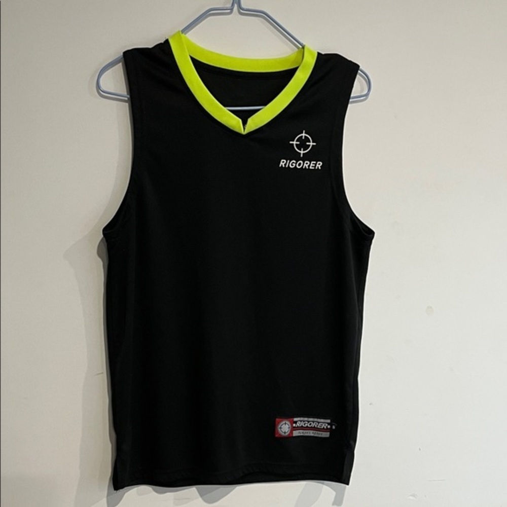 RIGORER Black Athletic Sleeveless Top with Neon Yellow Trim